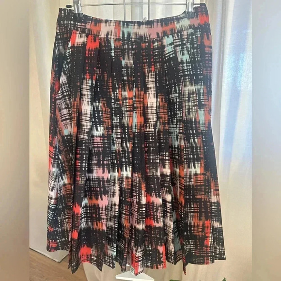 Anthropologie Fynn and Rose Pleated Midi Skirt Size 8 - Picture 1 of 4